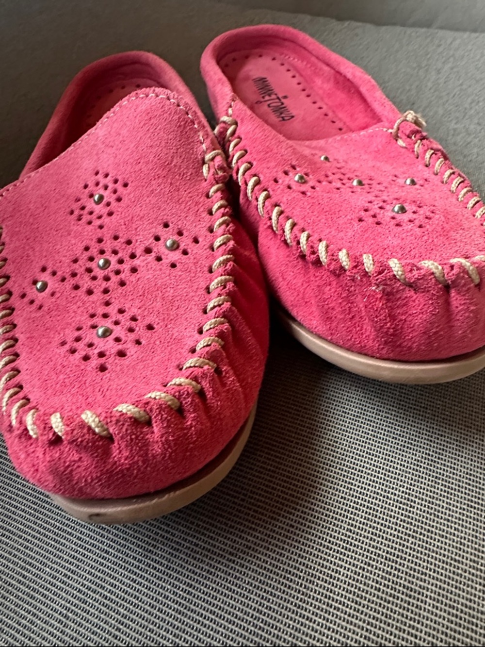 Minnetonka Pink Suede Moccasin Mules size 9 EUC - Picture 8 of 10